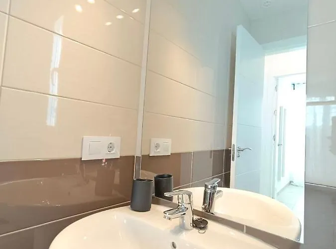 Sherry Iv Parking Gratuito